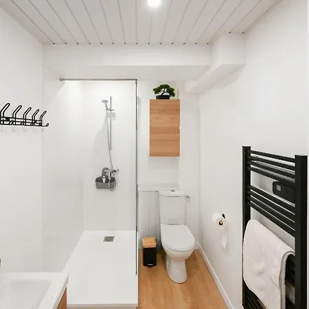 L De Hyper Centre Wi-fi Parking