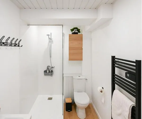 L De Hyper Centre Wi-fi Parking